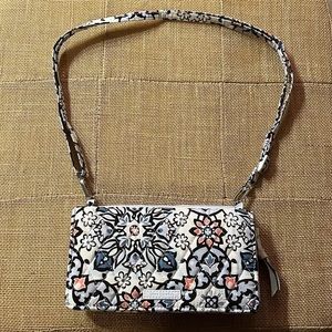versatile Vera Bradley wallet/bag